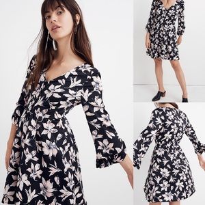 Moonblossom Ruffle-Sleeve Dress in Winter Orchid